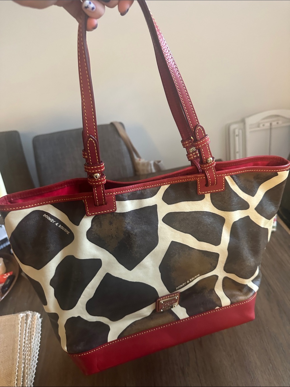 Dooney & Bourke Giraffe Pattern Red-Trim Leather Tote EUC - Picture 11 of 13